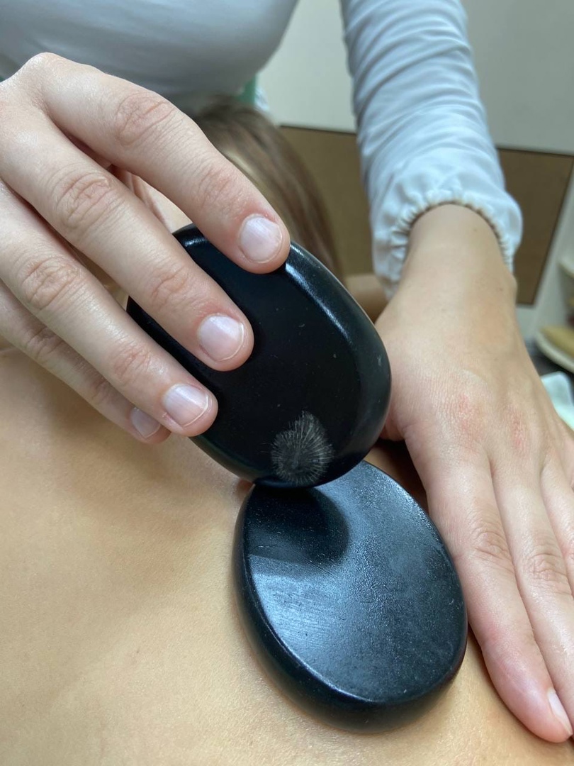 Природный массаж: ходьба по гальке