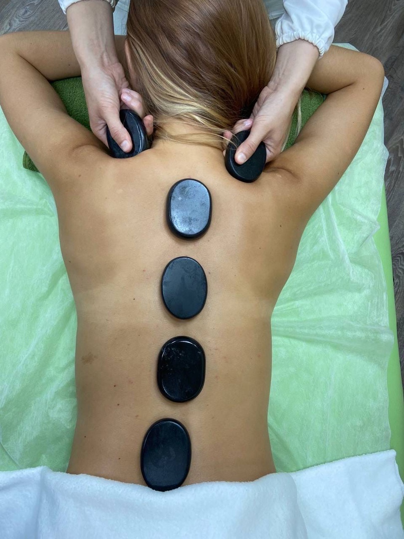 Стоунтерапия: лечение камнями