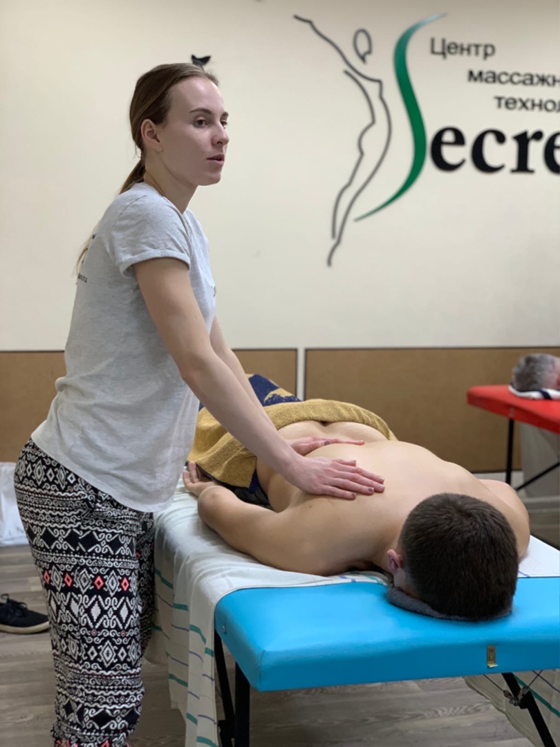 Массаж: устраняем боль между лопатками