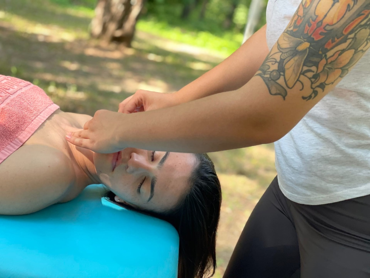 Массаж лица от отеков