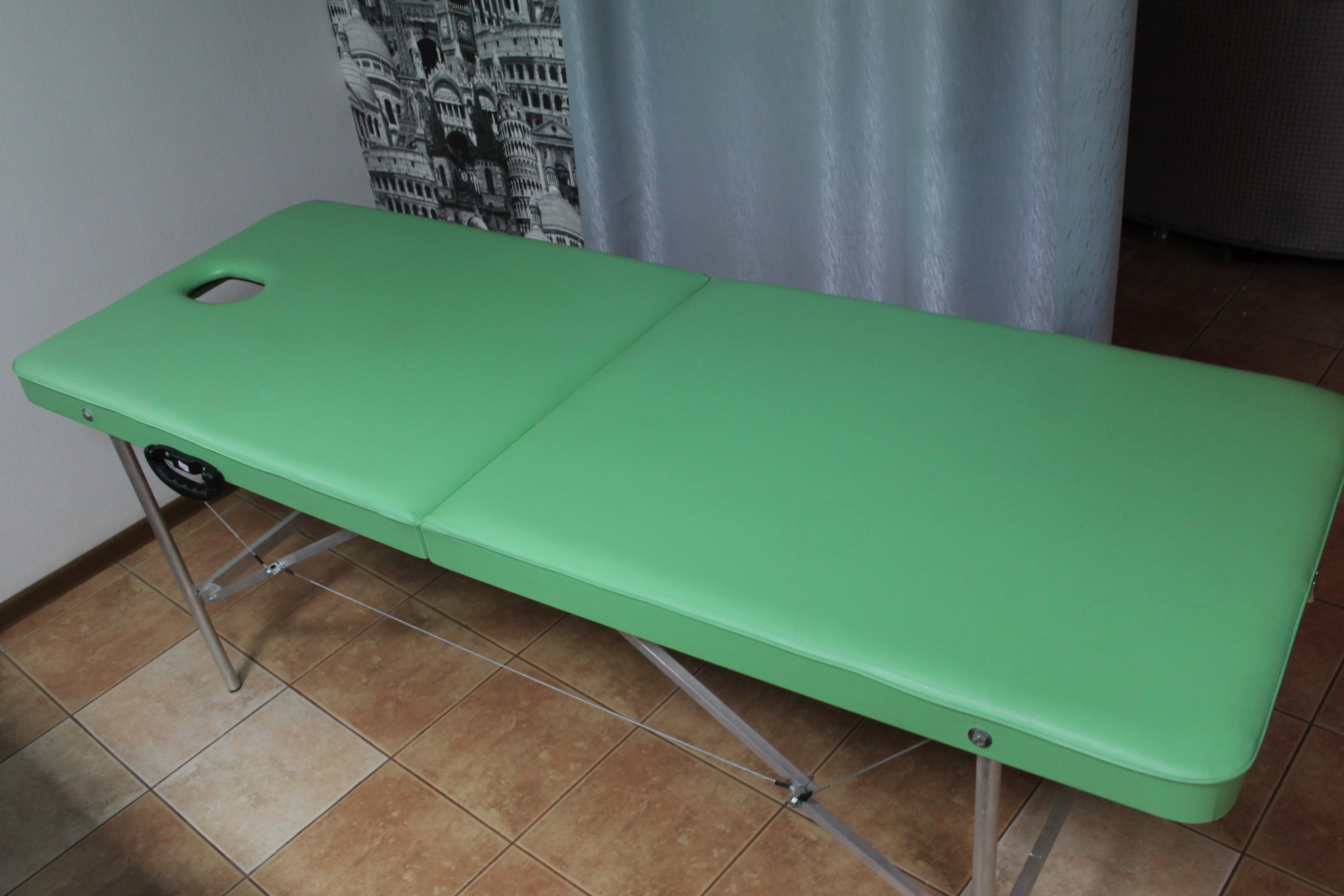 Массажные кушетки в наличии