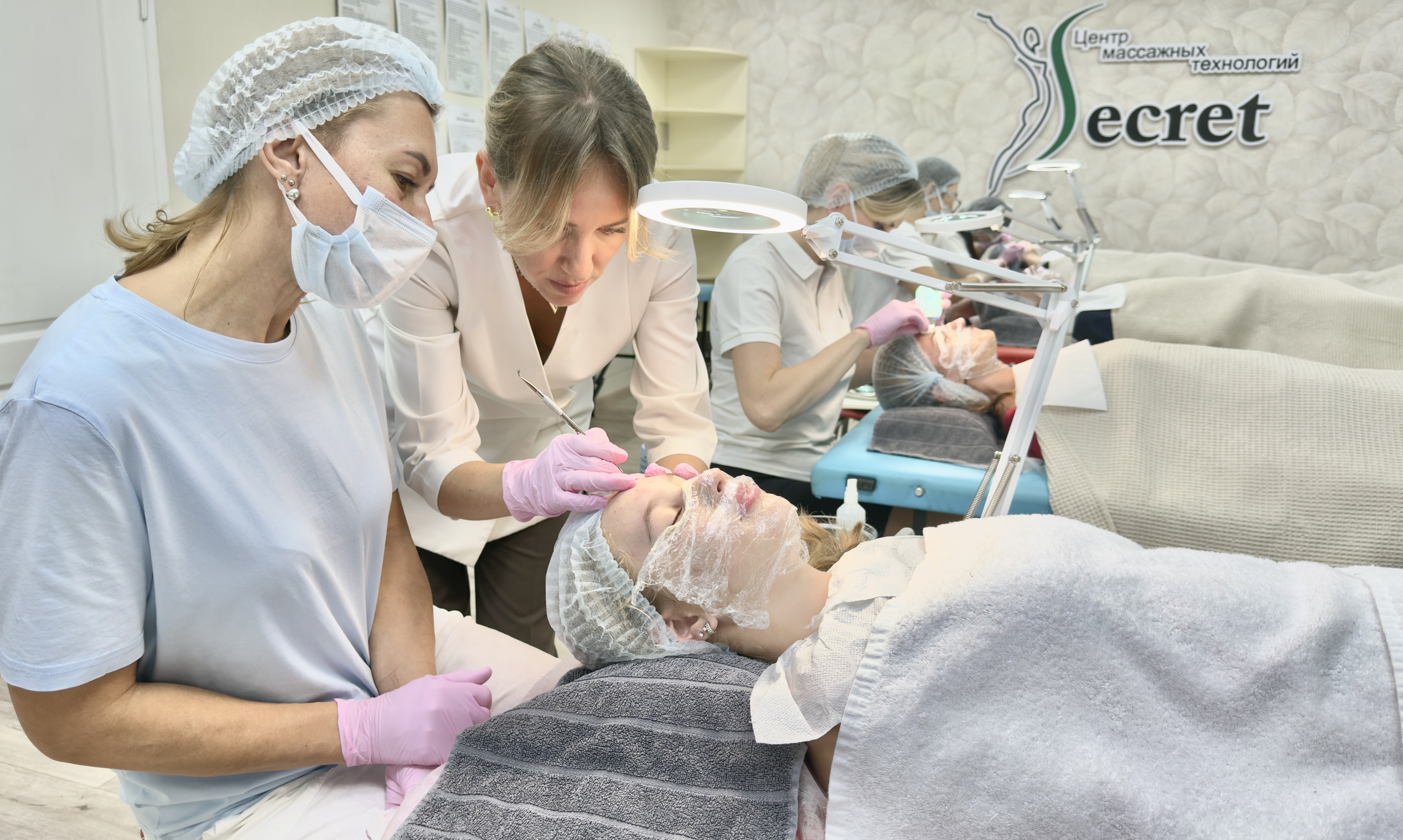 Косметик-эстетист по уходу за лицом